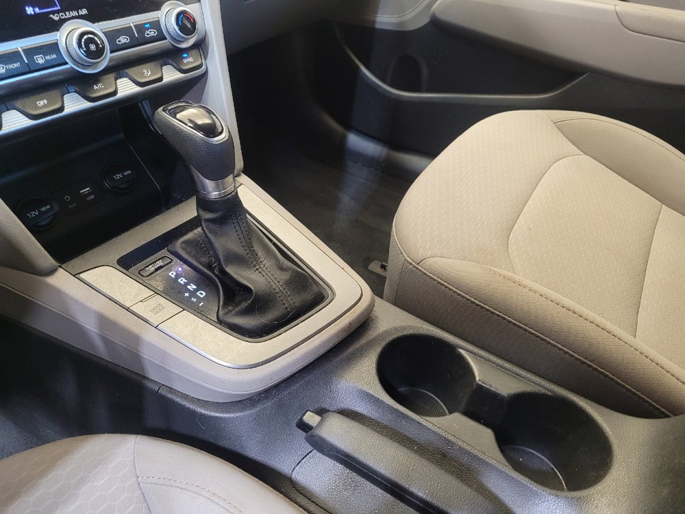 Used 2020 Hyundai Elantra SE image 26
