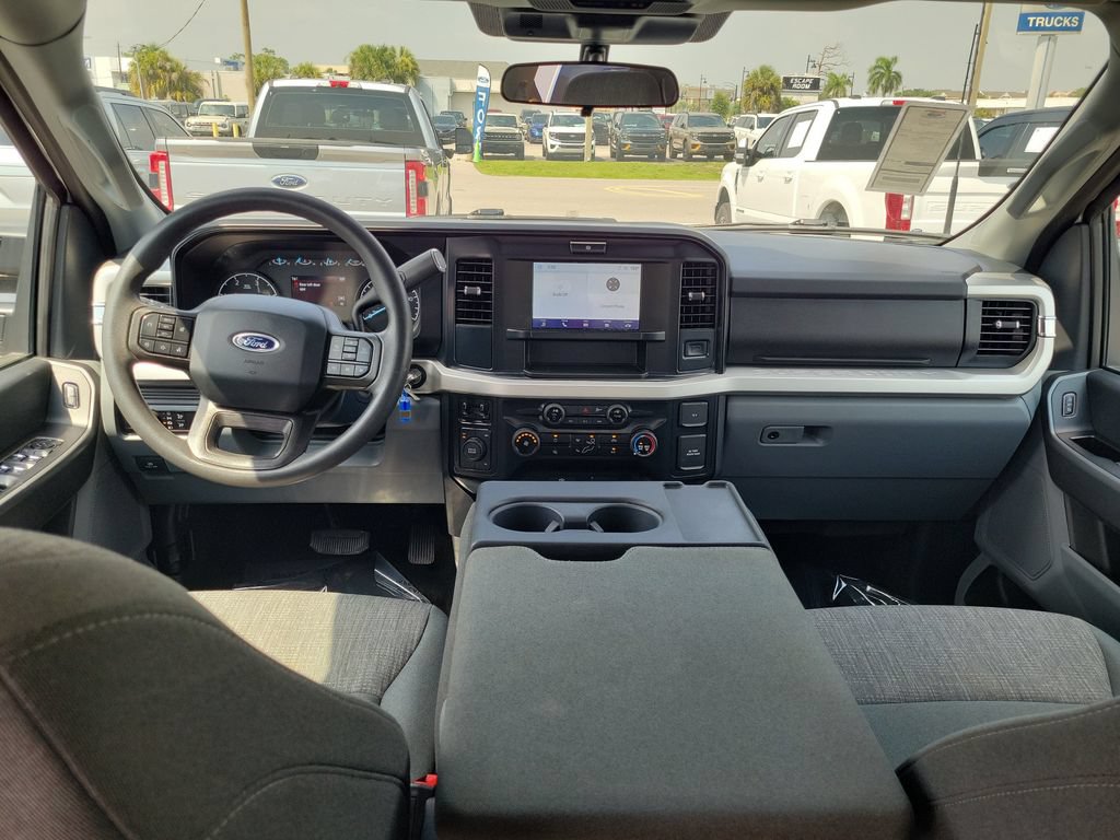Used 2025 Ford F250 XLT AWD/4WD image 12