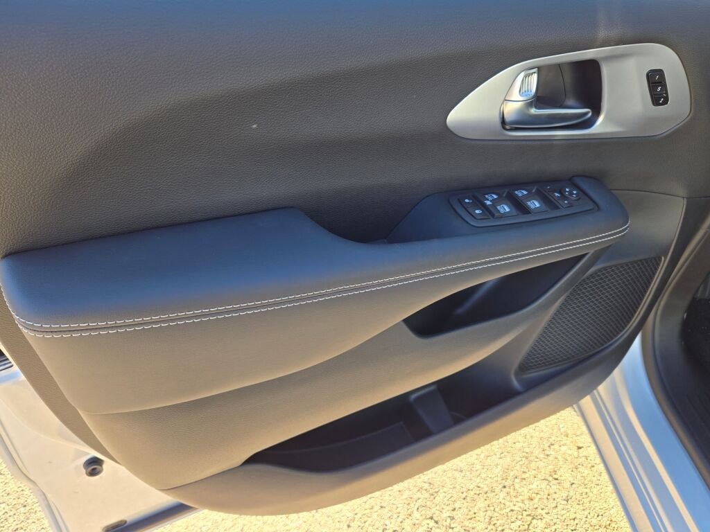 New 2026 Chrysler Pacifica Limited w/ S Appearance Package image 21