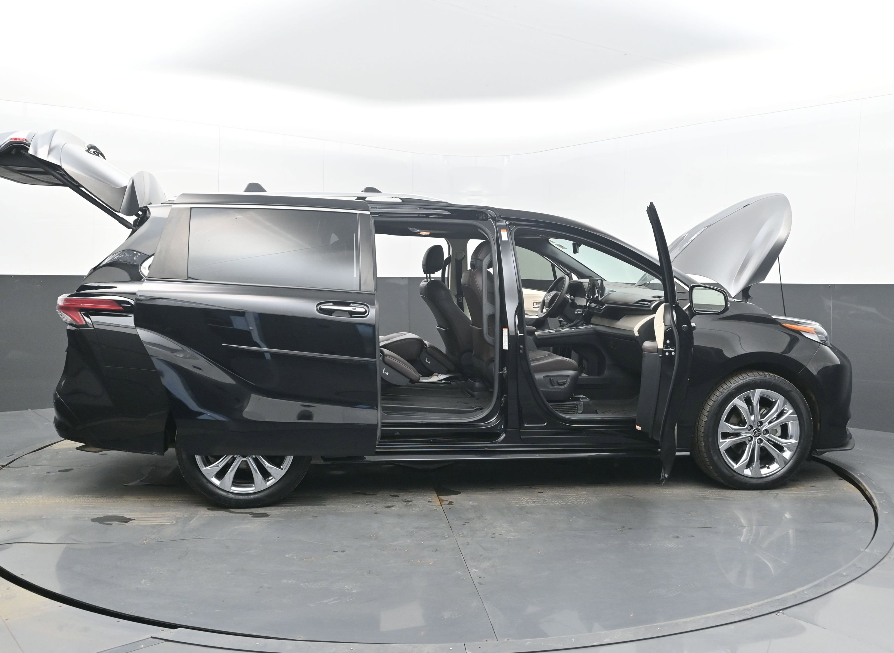 Used 2022 Toyota Sienna Platinum image 48