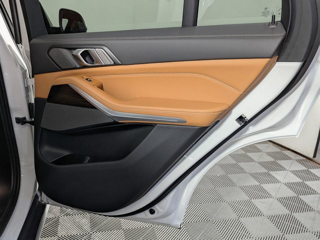Used 2025 BMW X5 xDrive40i w/ Premium Package image 44
