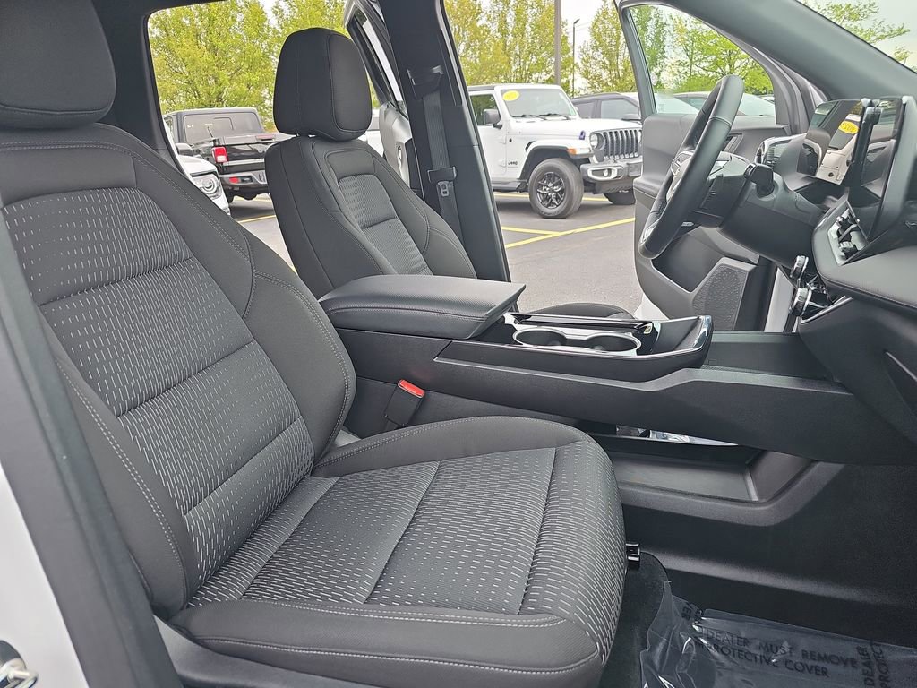 Used 2025 Chevrolet Equinox LT AWD/4WD image 10