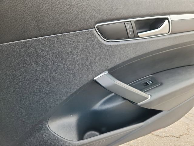 Used 2017 Volkswagen Passat 1.8T R-Line w/ R-Line Lighting Package image 14