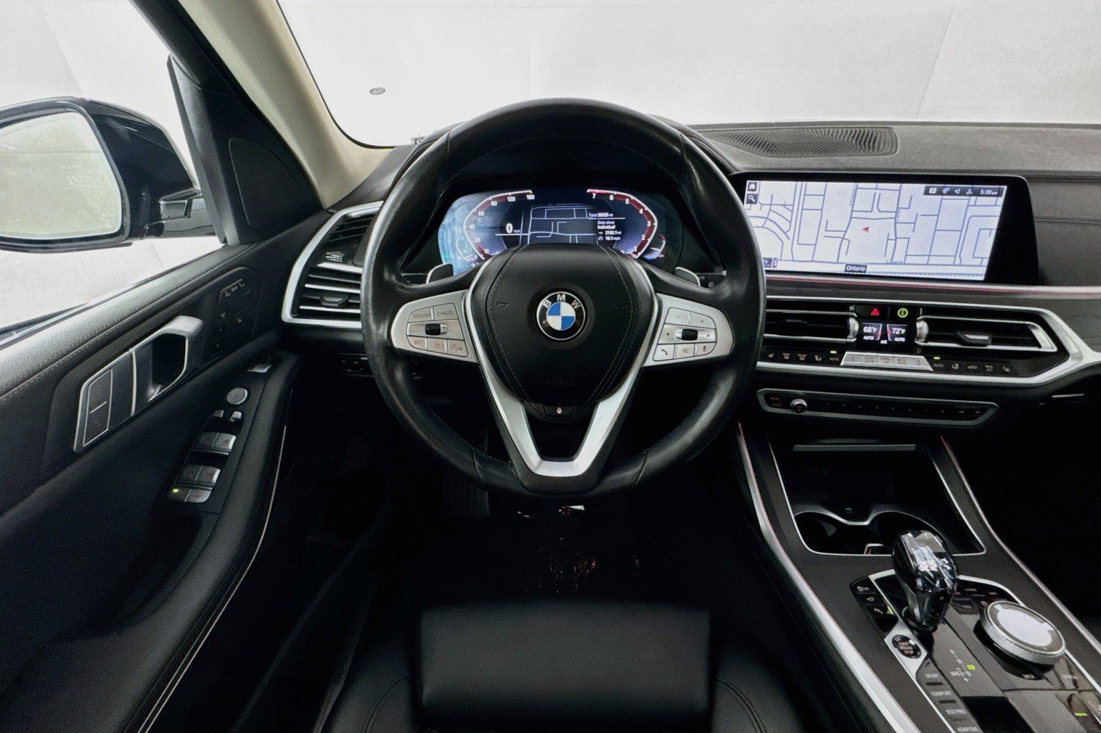 Used 2022 BMW X7 xDrive40i w/ Premium Package AWD/4WD image 5