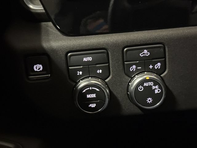 Used 2024 GMC Sierra 1500 SLE w/ Preferred Package AWD/4WD image 19