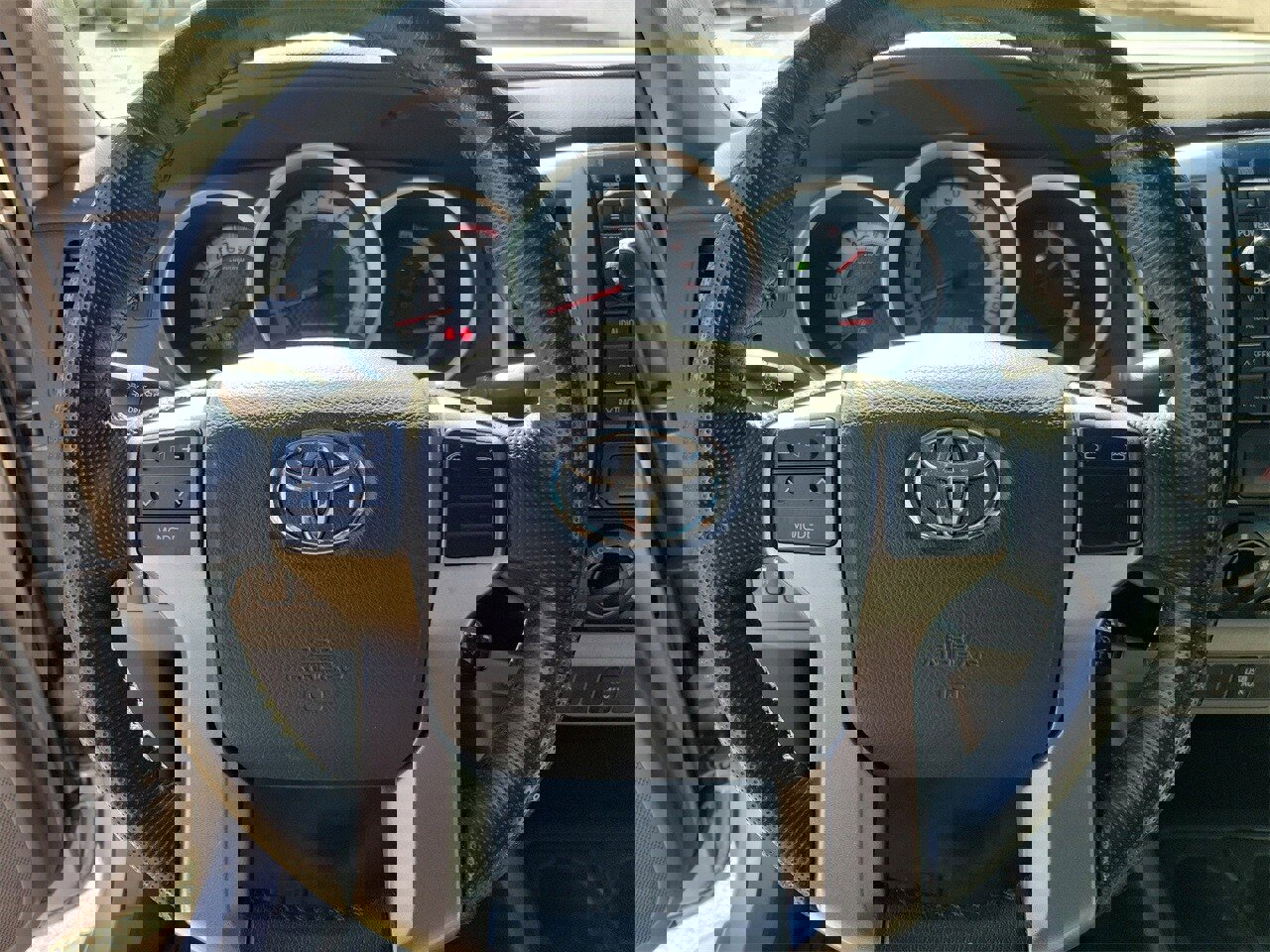 Used 2013 Toyota Tacoma PreRunner w/ SR5 Pkg image 18