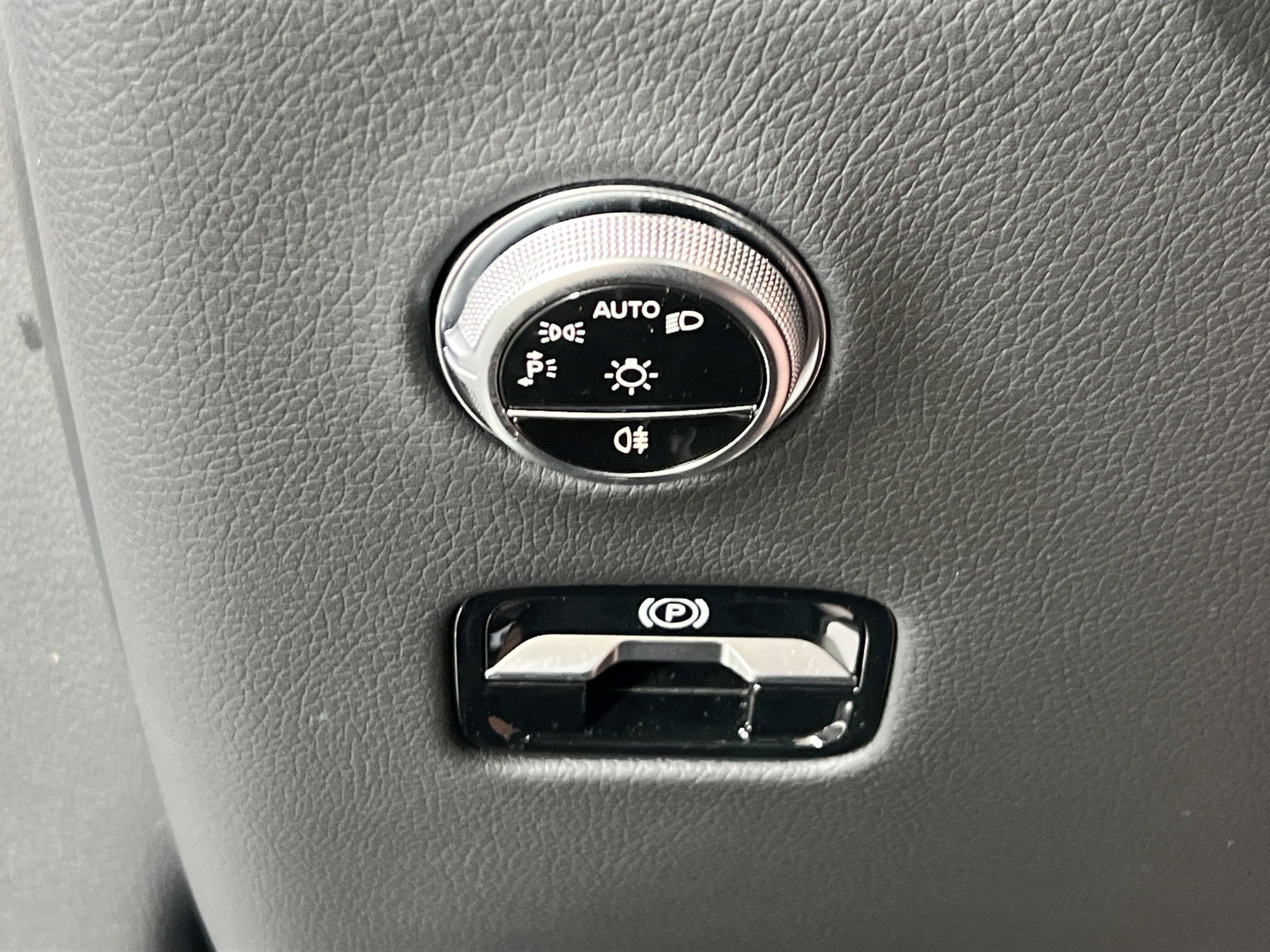 Used 2024 Mercedes-Benz GLC 43 AMG 4MATIC image 10