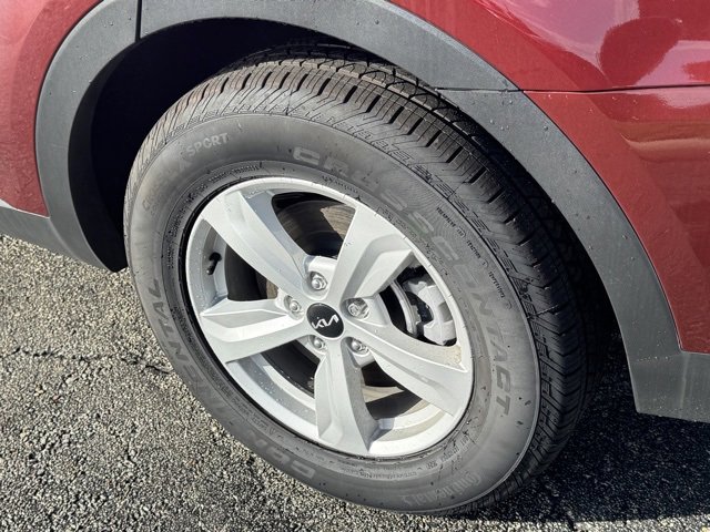 Used 2025 Kia Sorento LX image 6