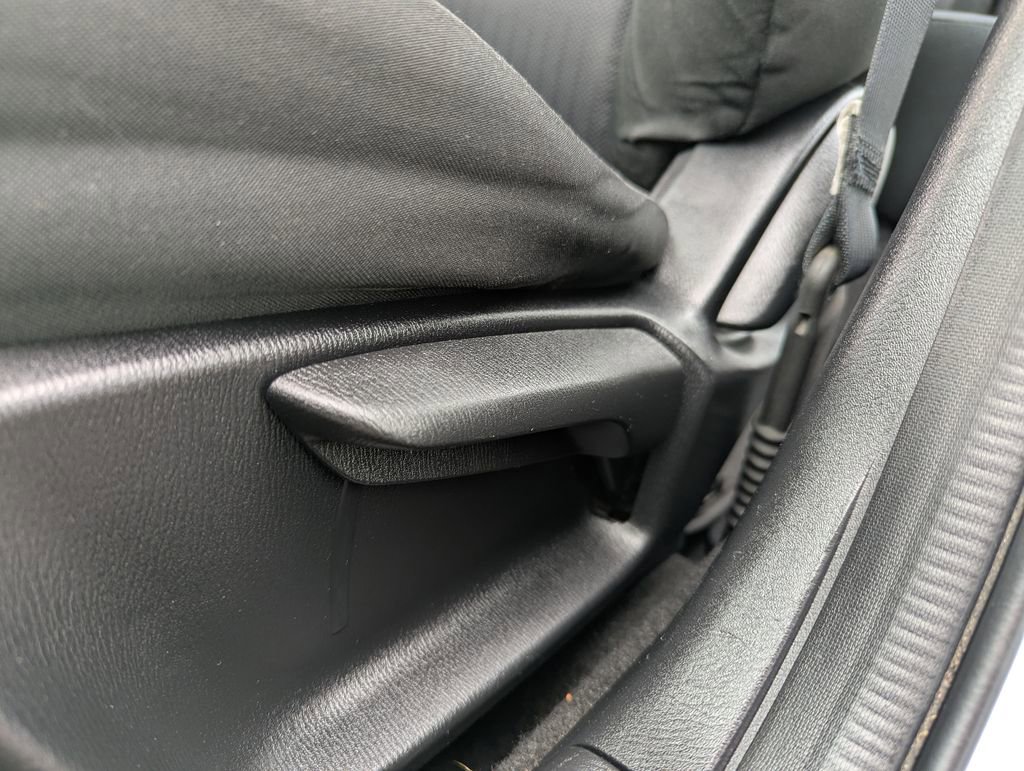 Used 2014 MAZDA MAZDA3 i Sport FWD image 23