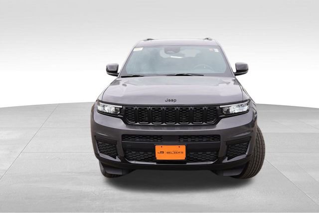 New 2025 Jeep Grand Cherokee L Altitude image 8