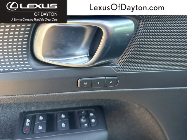 Used 2021 Volvo XC40 T5 R-Design w/ Climate Package image 12