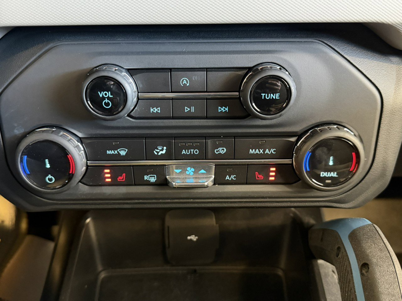 Used 2022 Ford Bronco Wildtrak image 21