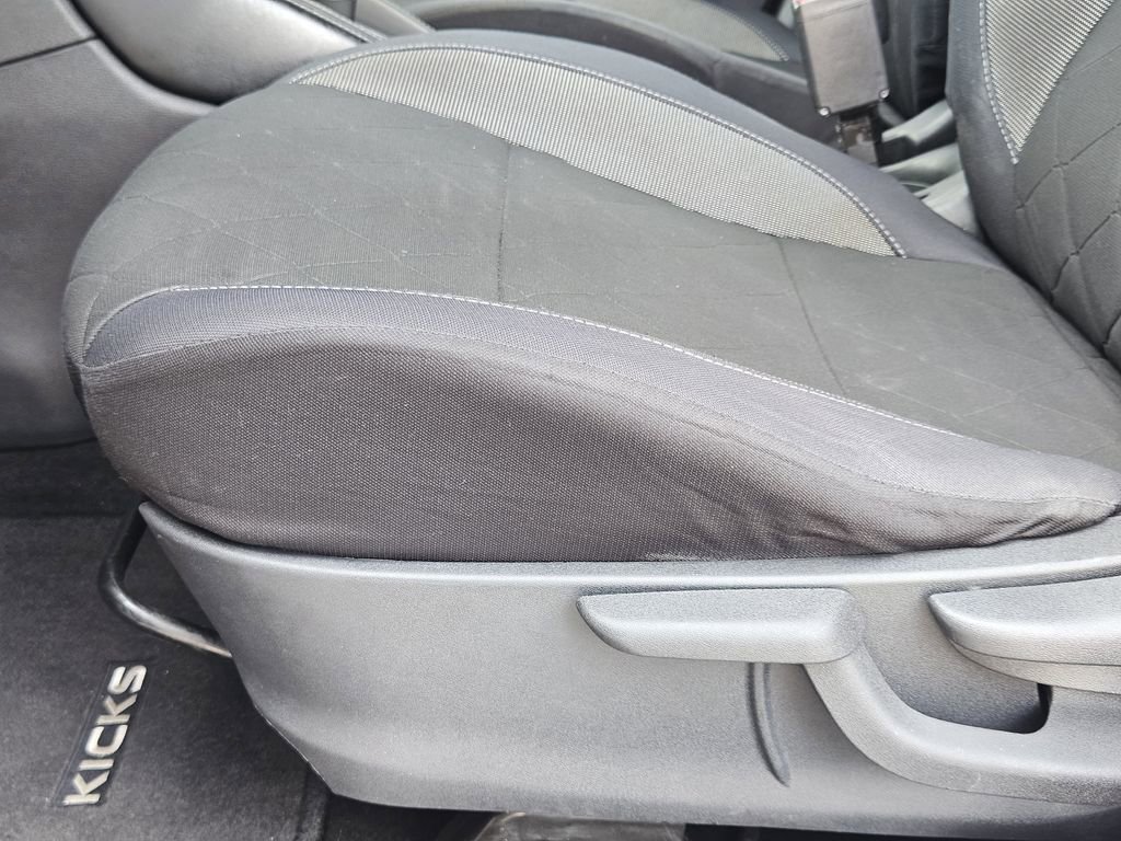 Used 2018 Nissan Kicks S w/ Exterior Package image 23