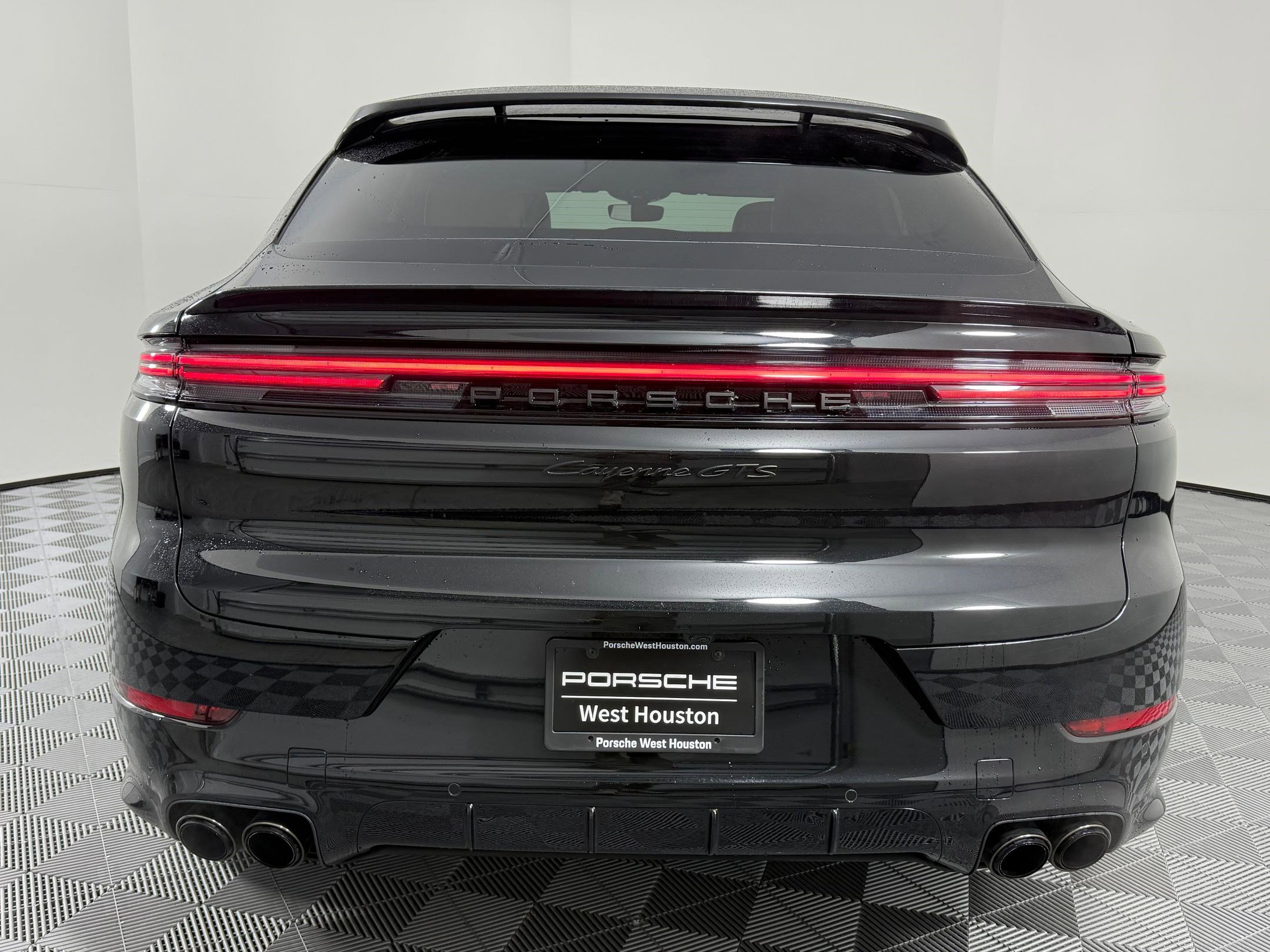 Used 2025 Porsche Cayenne GTS image 10