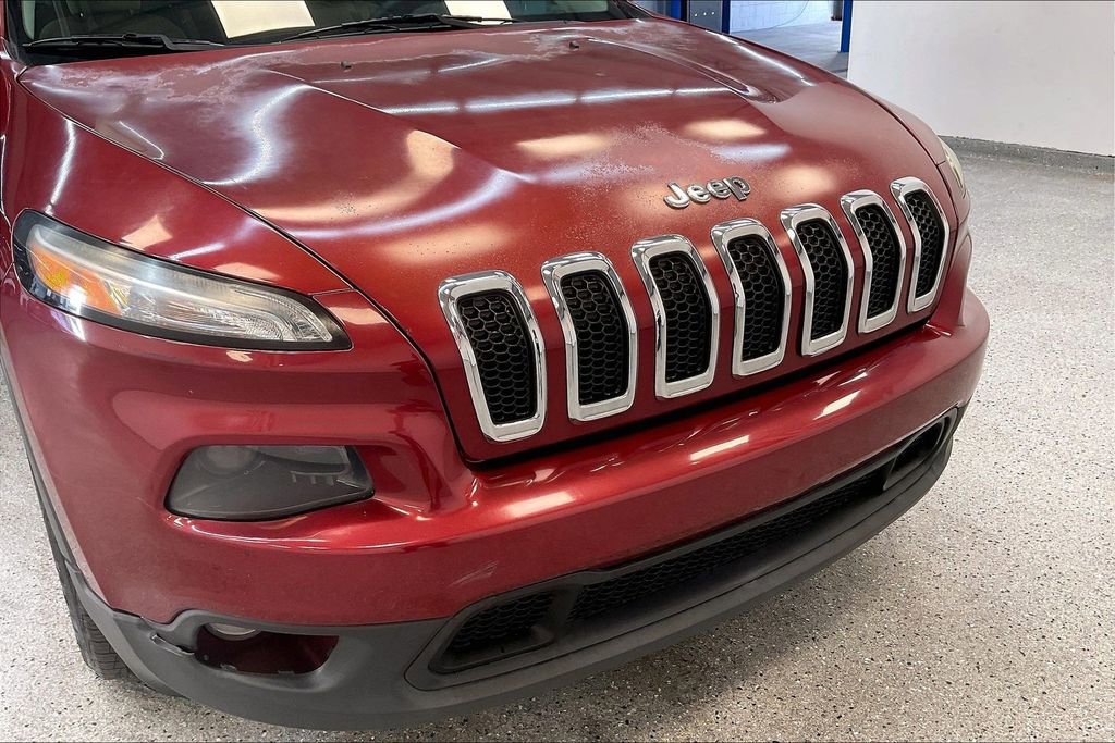 Used 2016 Jeep Cherokee Latitude w/ Comfort/Convenience Group FWD image 28