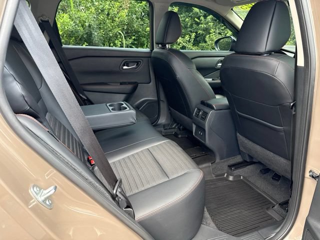 Used 2025 Nissan Rogue SV w/ Rock Creek Premium Package AWD/4WD image 33