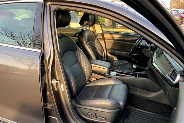 Used 2018 Kia Cadenza Limited image 8