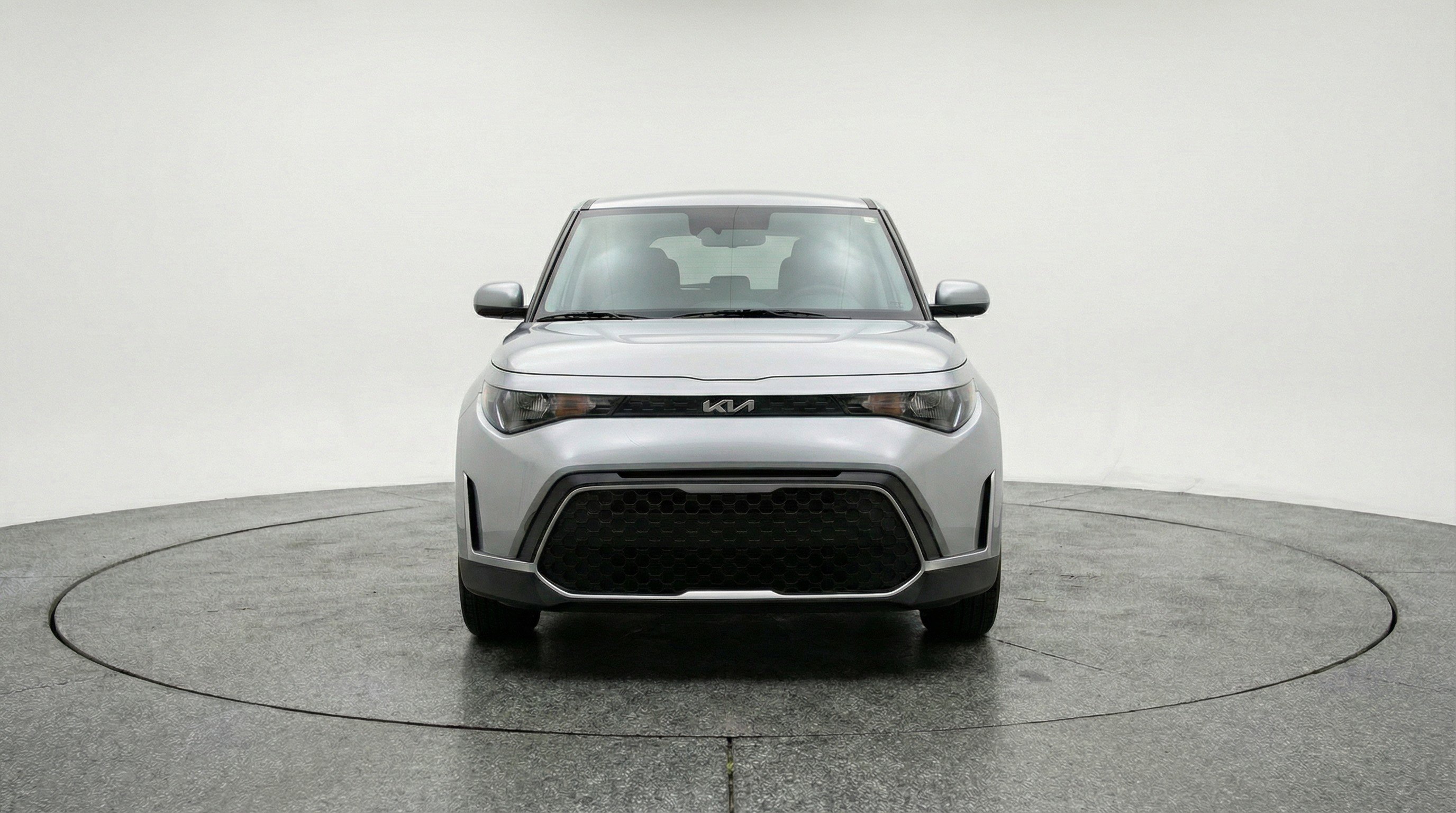 Used 2025 Kia Soul LX w/ LX Technology Package image 2