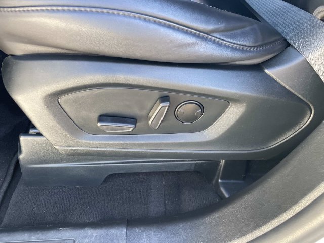 Used 2023 Ford Explorer XLT w/ Equipment Group 202A AWD/4WD image 27