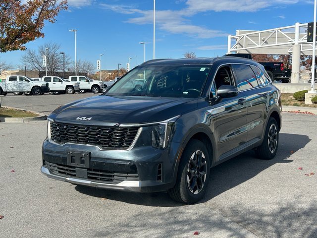 Used 2024 Kia Sorento S image 8