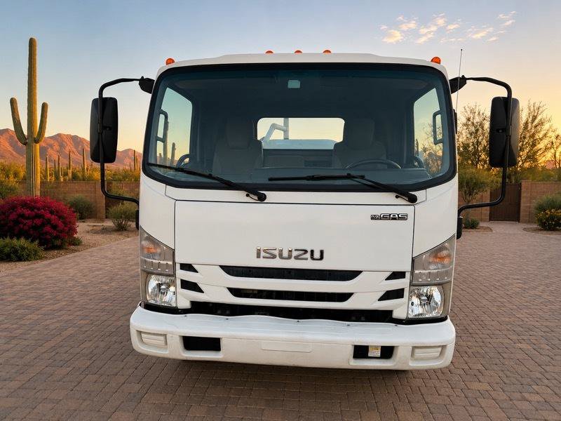 Used 2018 Isuzu NPR RWD image 2