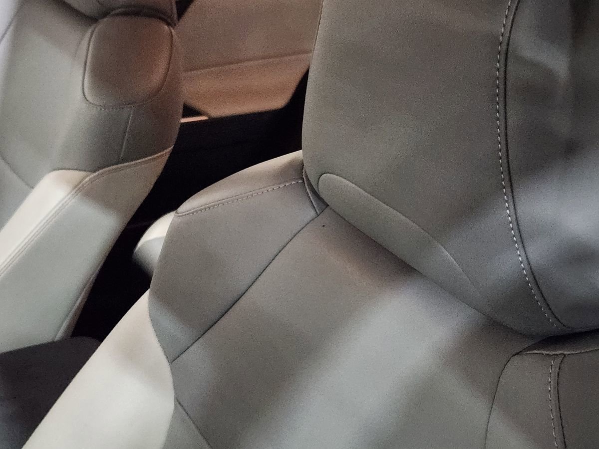 Used 2019 Toyota RAV4 XLE Premium image 34