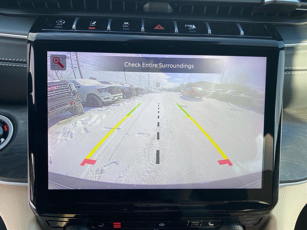 Used 2024 Jeep Grand Cherokee Limited w/ Black Appearance Package image 13