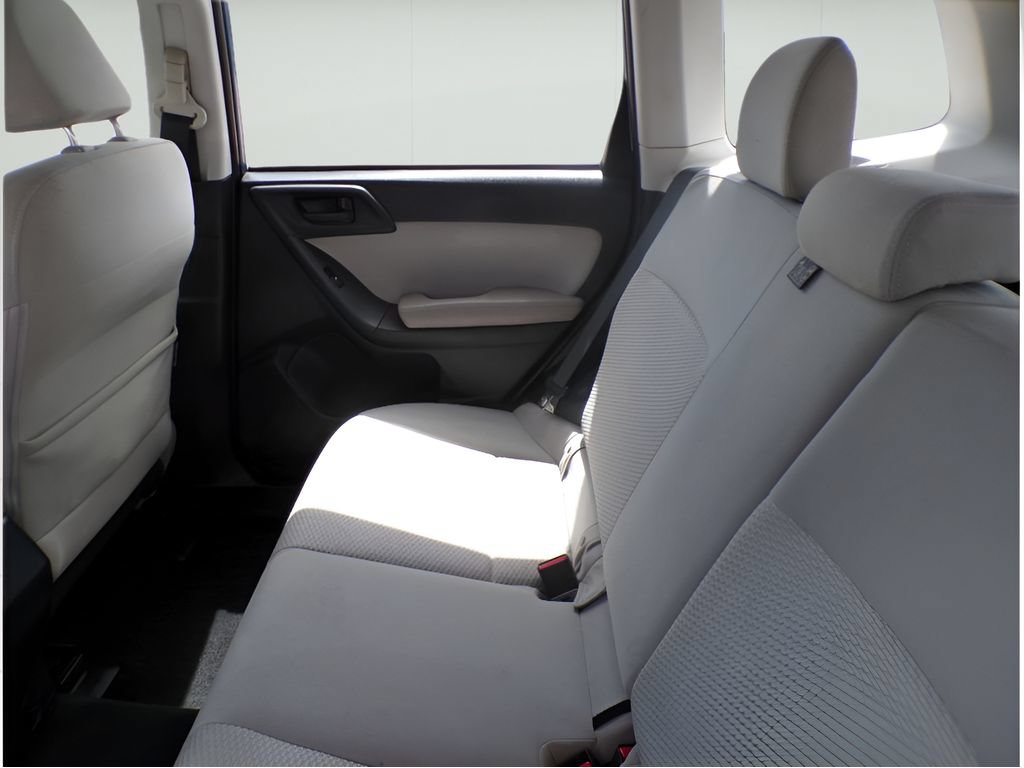 Used 2016 Subaru Forester 2.5i AWD/4WD image 14