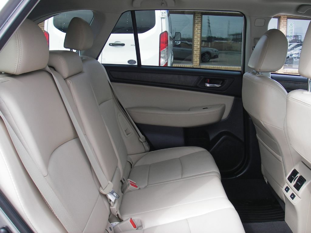 Used 2017 Subaru Outback 2.5i Limited AWD/4WD image 32