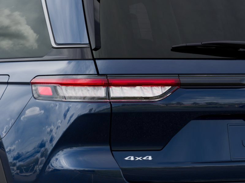 New 2026 Jeep Grand Cherokee Limited w/ Limited Altitude Package AWD/4WD image 9