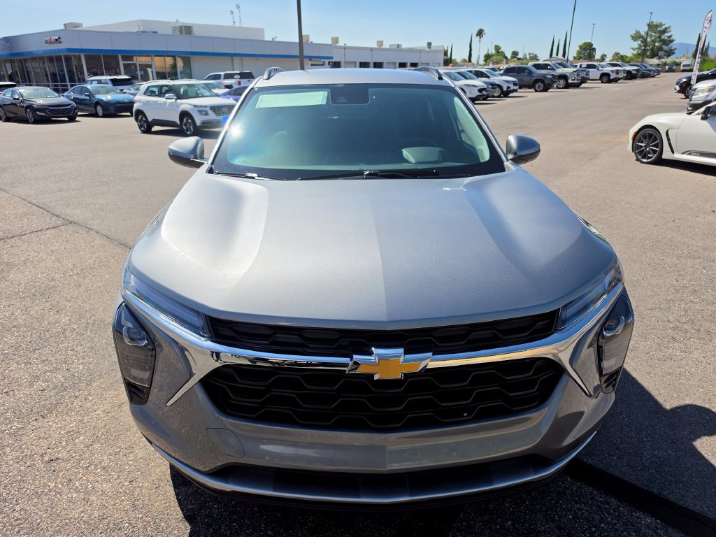 New 2026 Chevrolet Trax LT w/ Driver Confidence Package FWD image 8