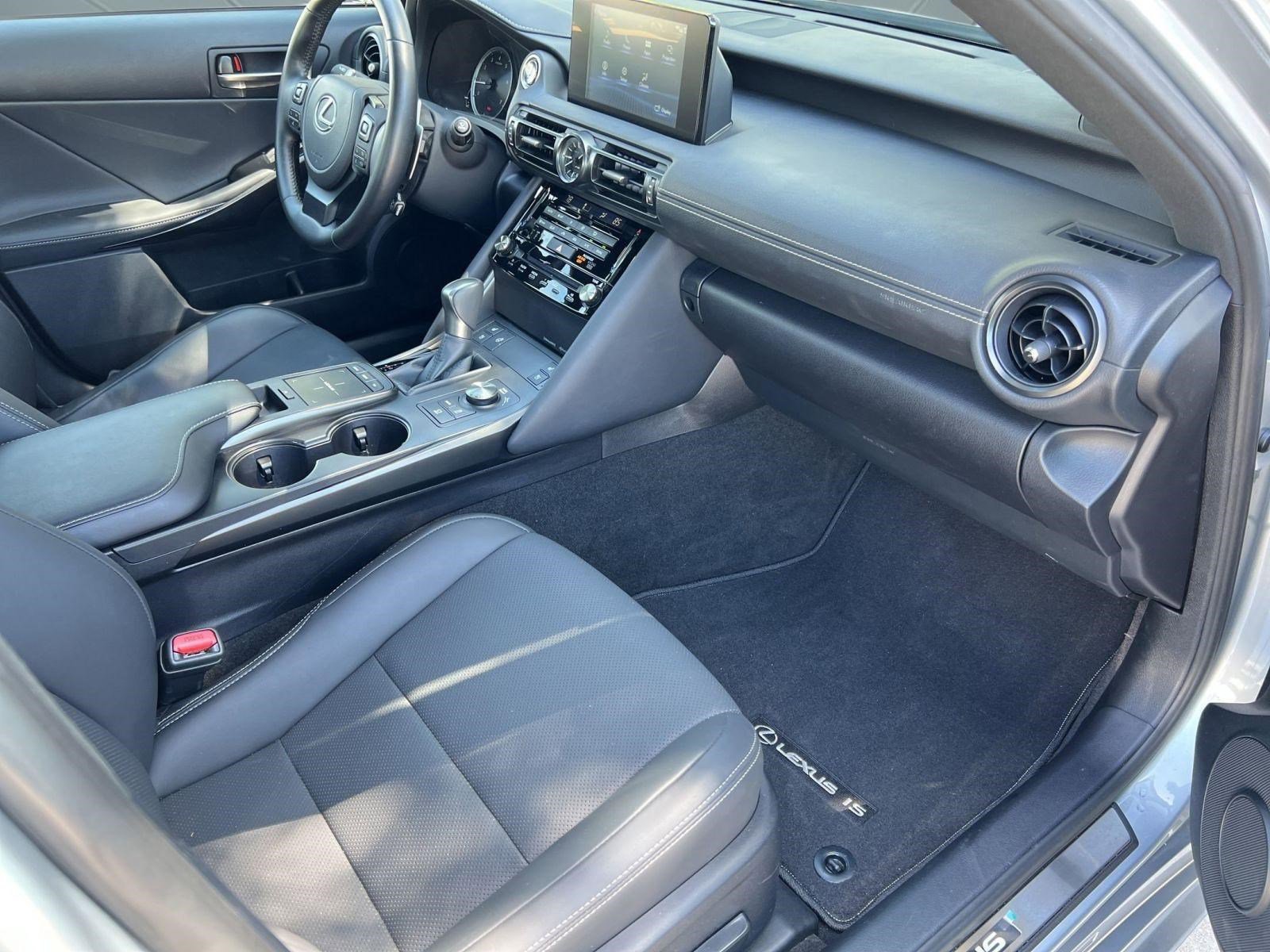 Used 2024 Lexus IS 300 w/ Comfort Package image 31