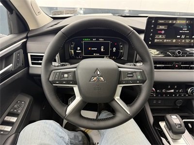 New 2025 Mitsubishi Outlander SEL image 15