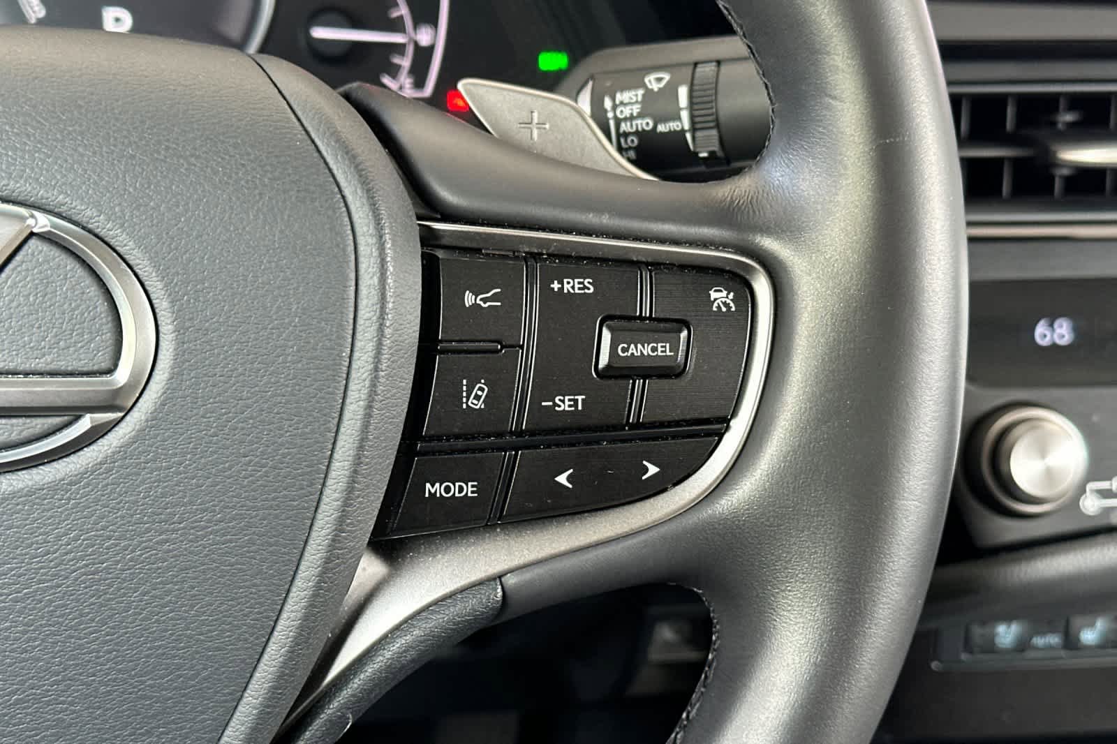 Used 2025 Lexus ES 300h w/ Premium Package FWD image 26