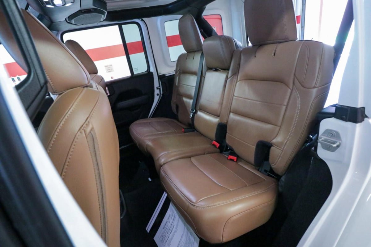 Used 2020 Jeep Wrangler Unlimited Sahara AWD/4WD image 13