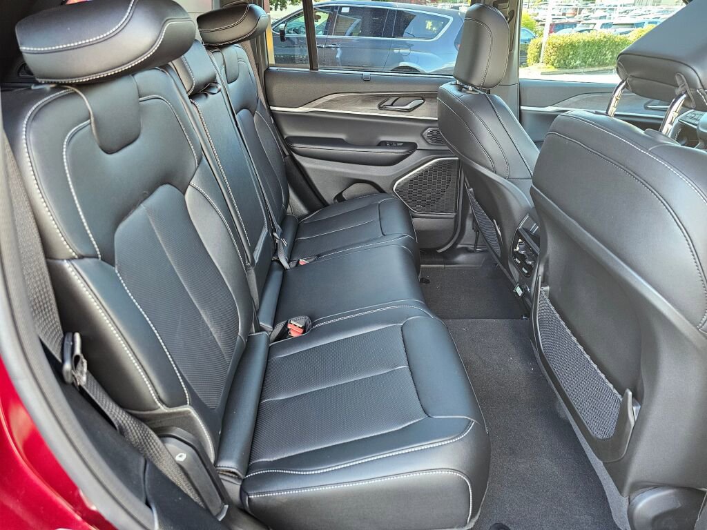 New 2024 Jeep Grand Cherokee Limited 4xe w/ Luxury Tech Group II image 12