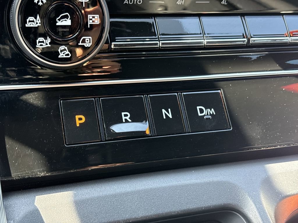 Used 2025 Nissan Armada SL w/ Captain's Chari Seat Package image 19