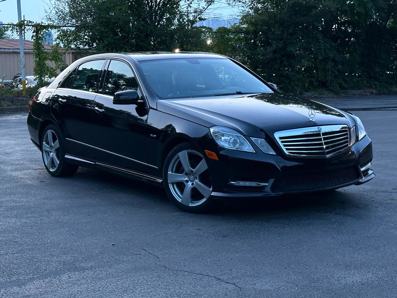 Used 2012 Mercedes-Benz E 350 4MATIC Sedan image 2