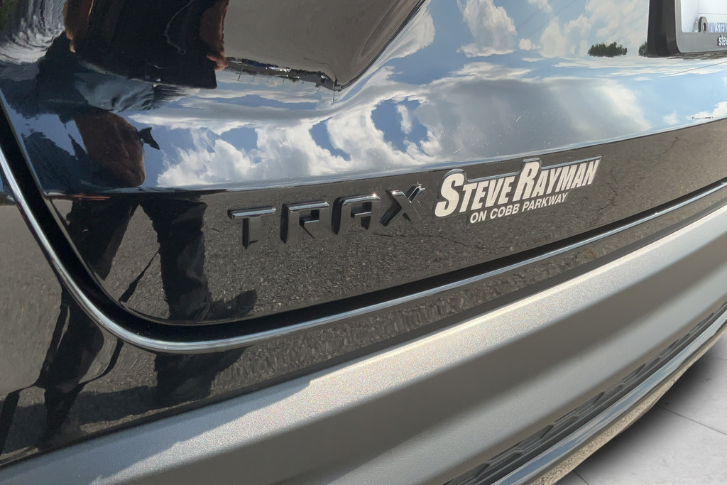 Used 2024 Chevrolet Trax RS FWD image 29