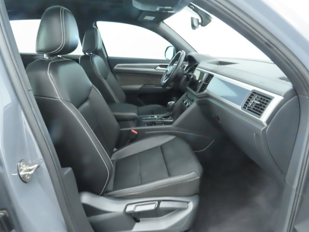 Used 2021 Volkswagen Atlas Cross Sport SE w/ Panoramic Sunroof Package image 20