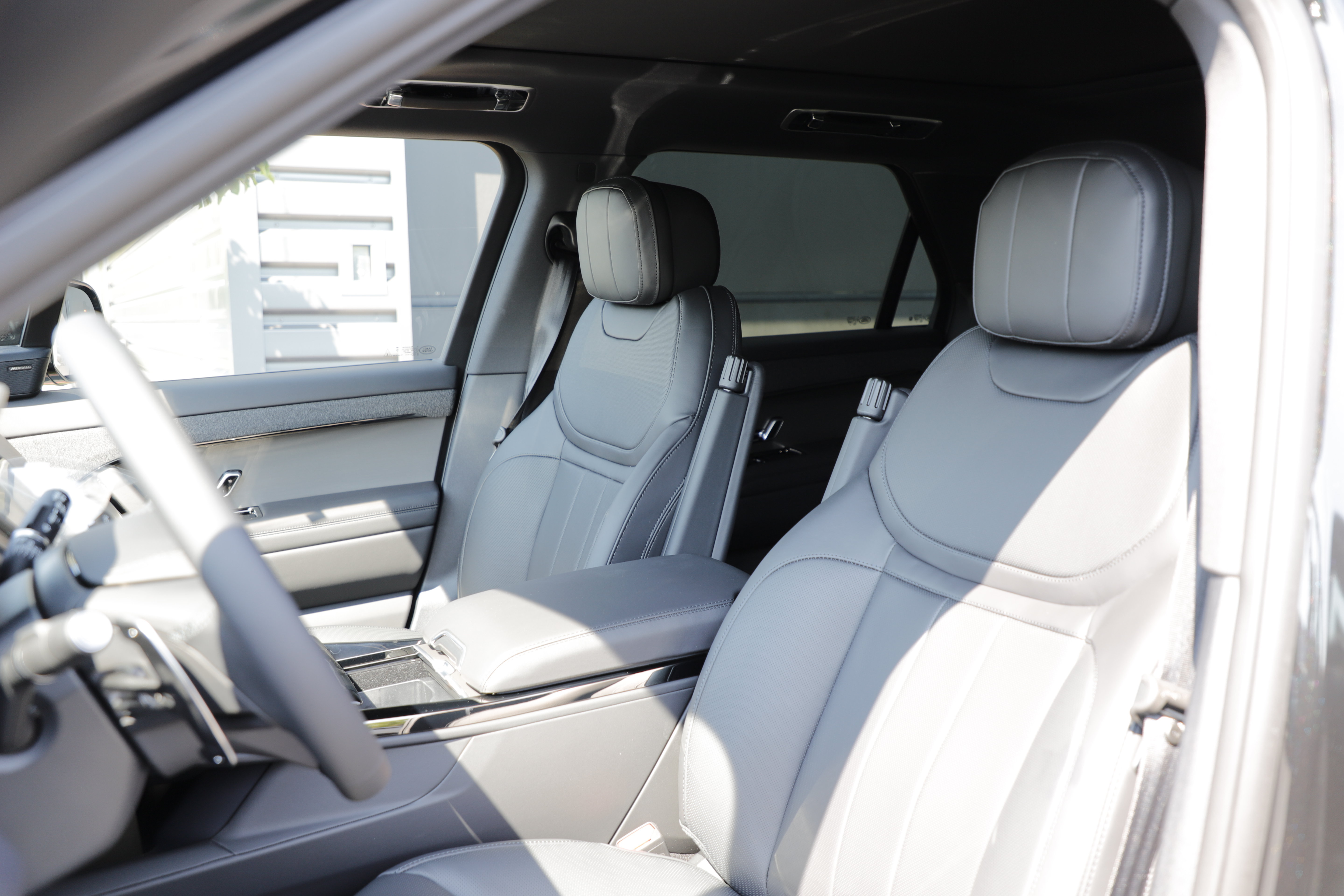 New 2026 Land Rover Range Rover Sport Dynamic SE AWD/4WD image 17
