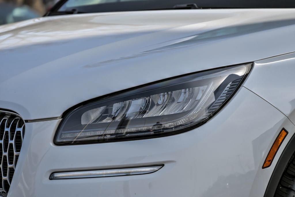 Used 2022 Lincoln Corsair AWD w/ Premium Package image 3
