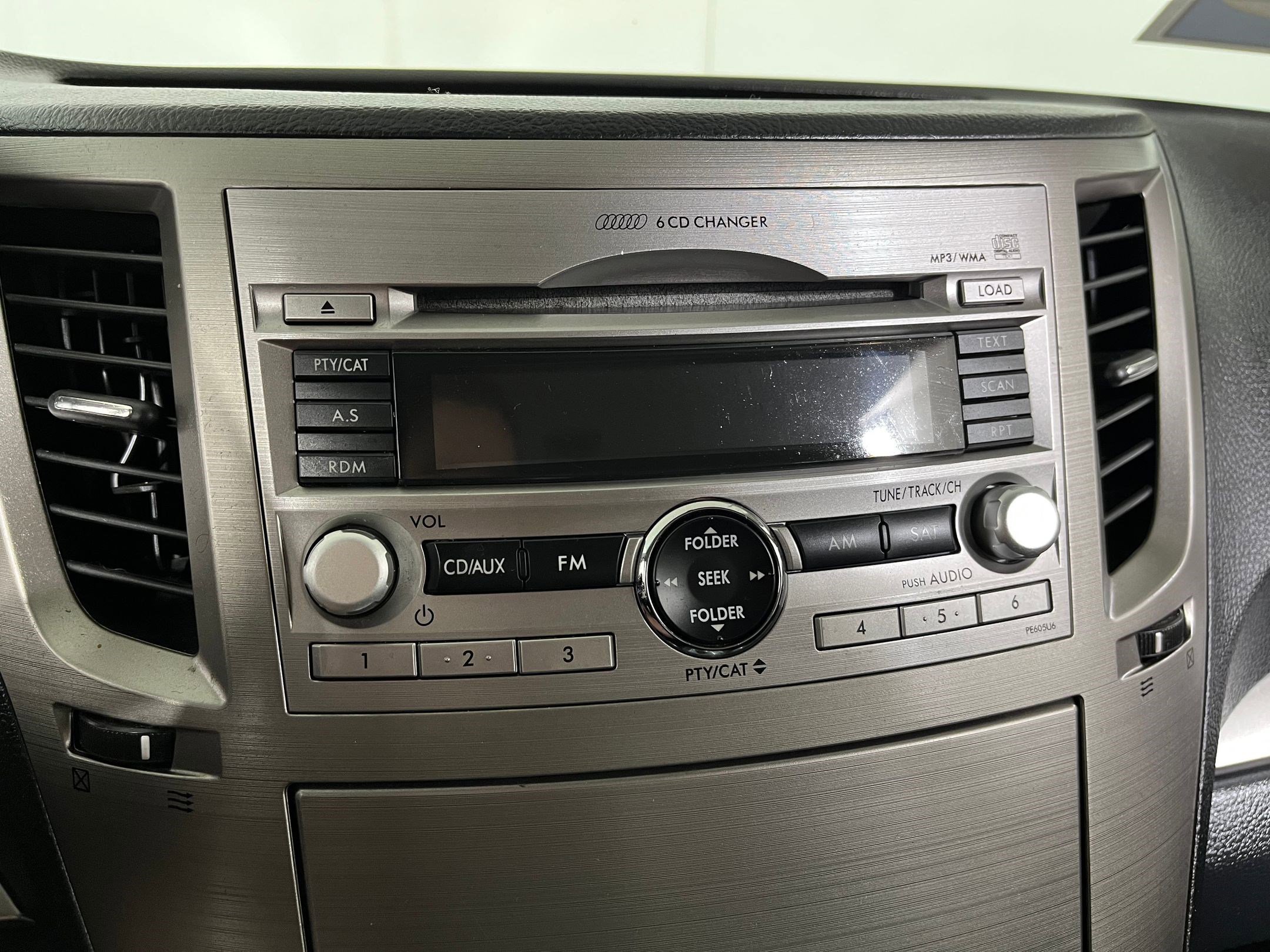 Used 2011 Subaru Legacy 2.5i Premium image 15