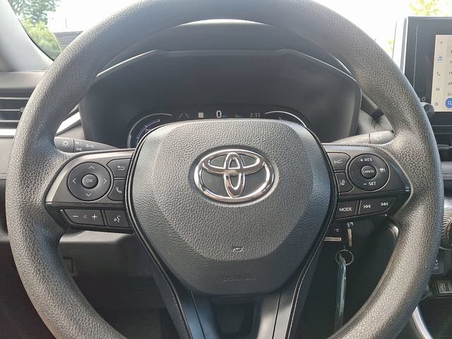 Used 2025 Toyota RAV4 LE AWD/4WD image 18