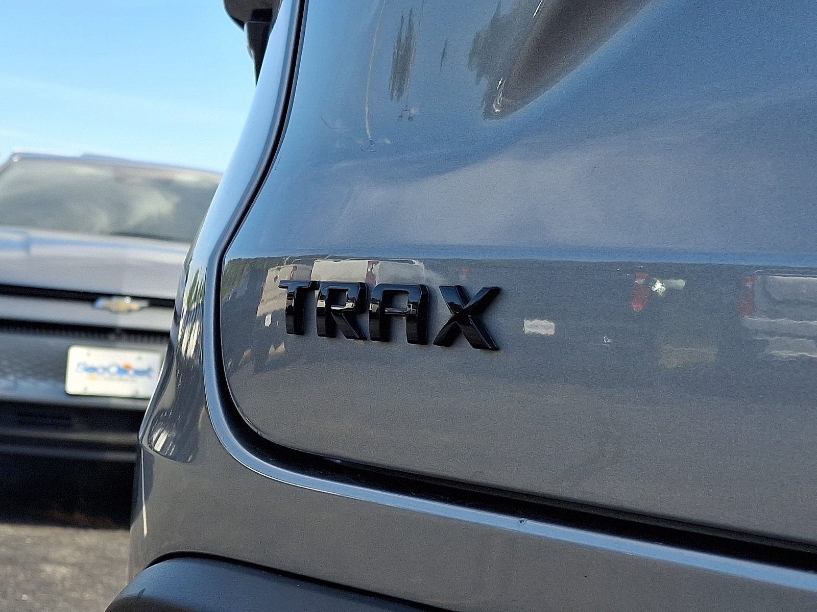 Used 2025 Chevrolet Trax RS w/ Sunroof Package FWD image 29