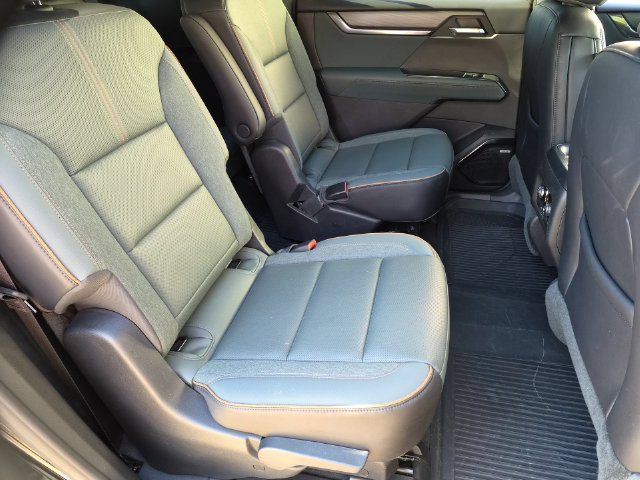 Used 2026 GMC Acadia AT4 w/ Luxury Package AWD/4WD image 30