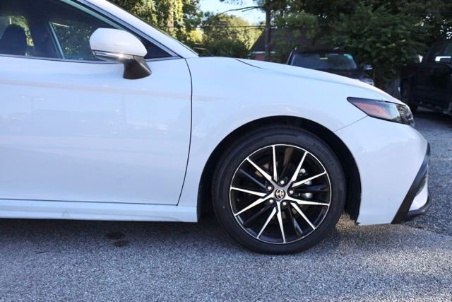 Used 2024 Toyota Camry SE image 10