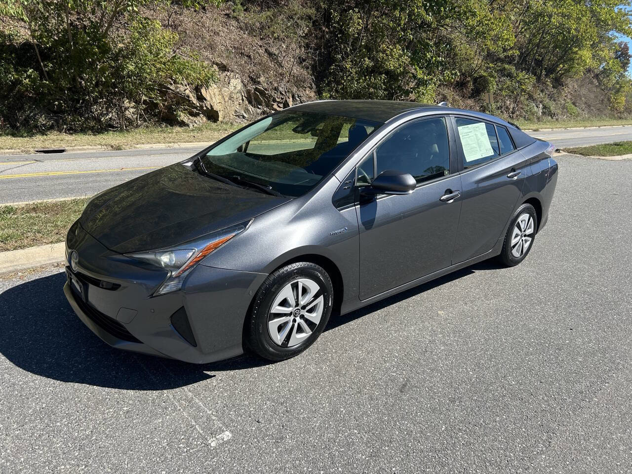 Used 2017 Toyota Prius Two image 2