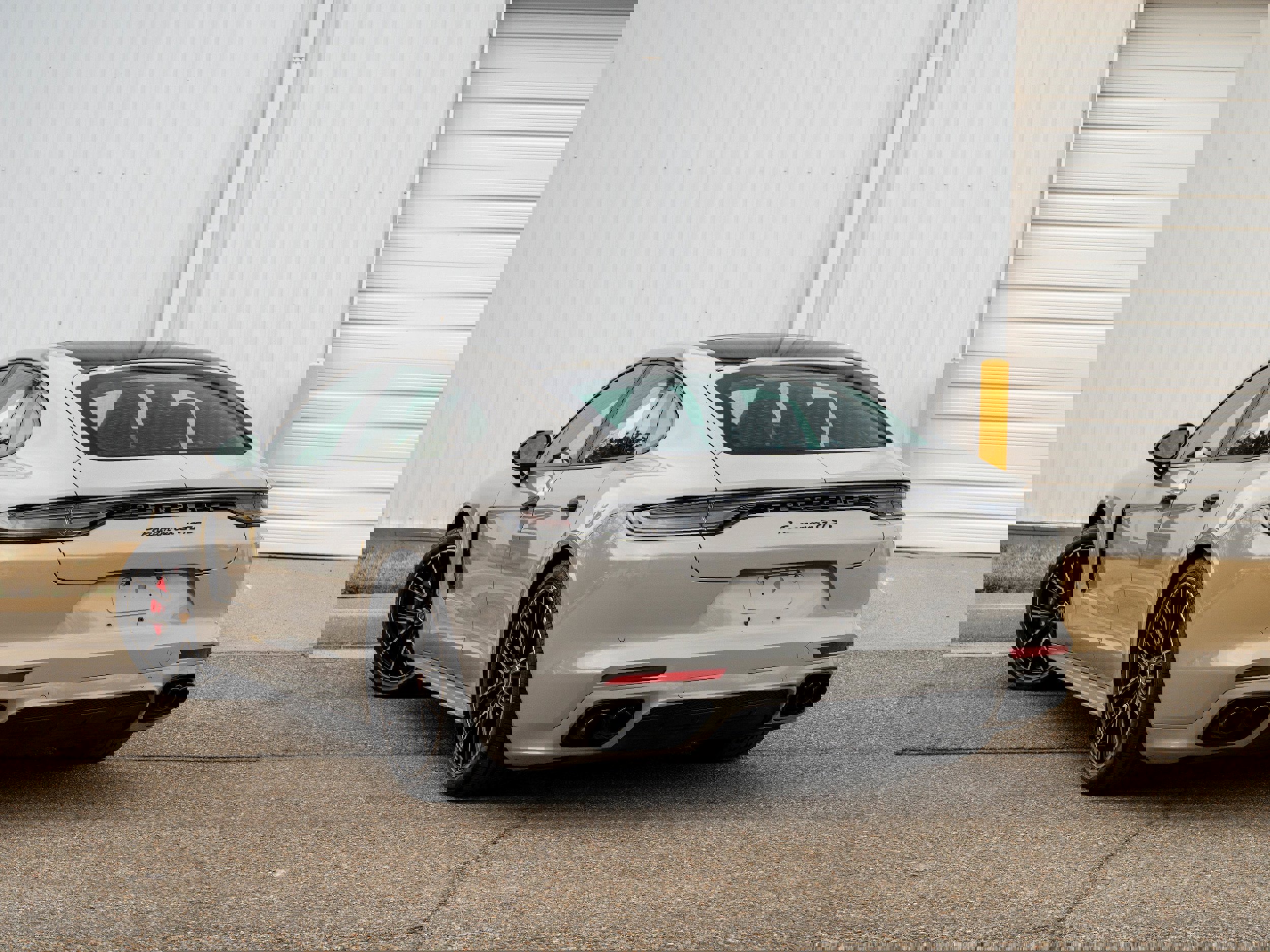 Used 2022 Porsche Panamera GTS w/ Premium Package image 3