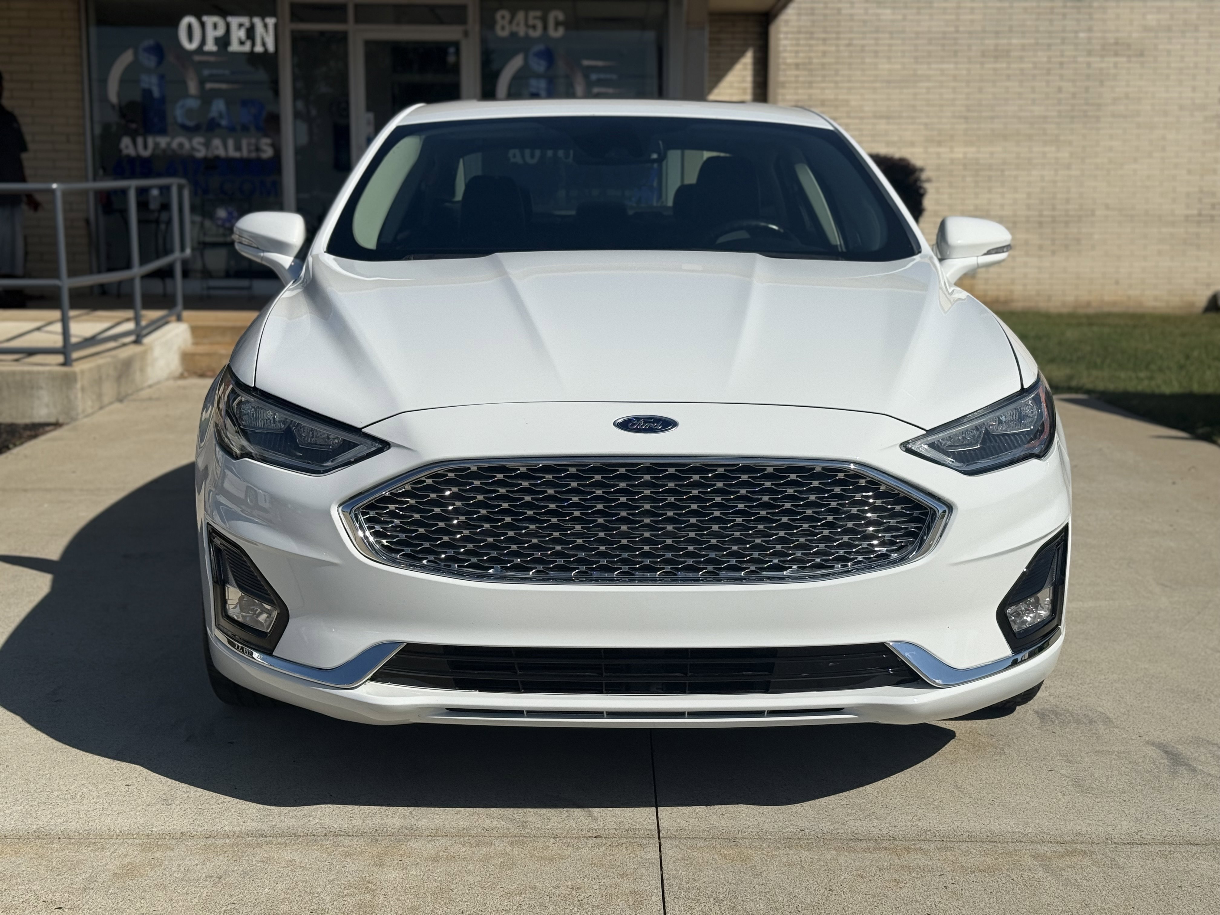 Used 2020 Ford Fusion Titanium image 2